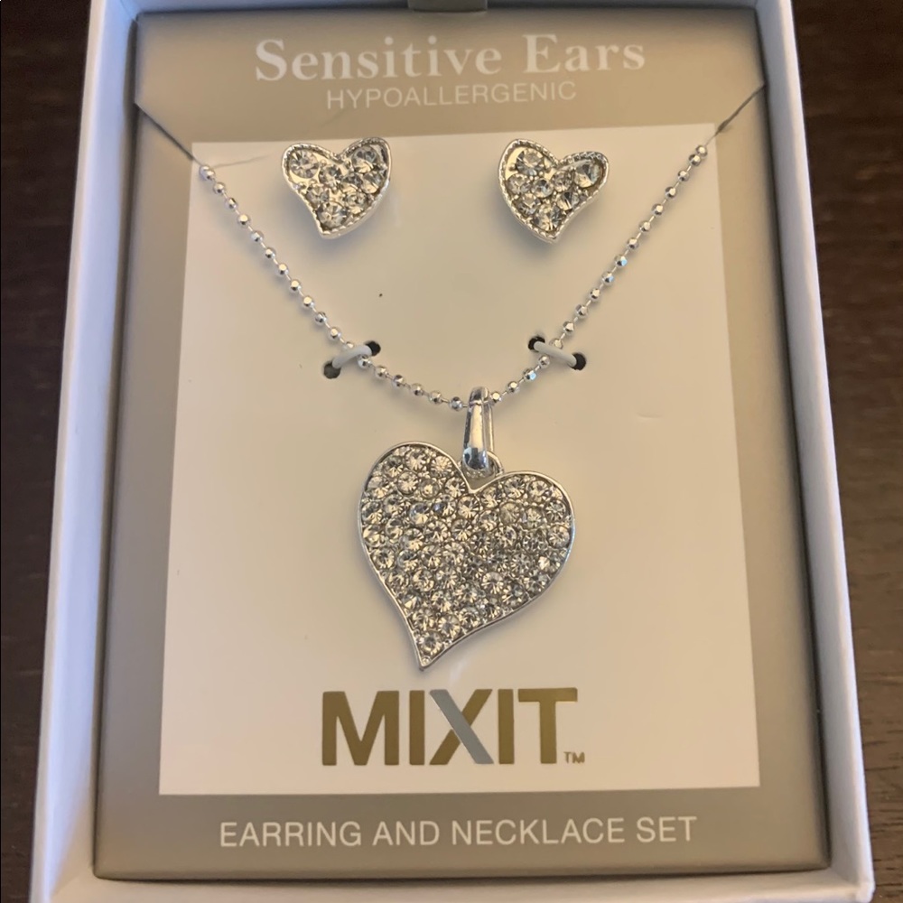Sensitive Ears Heart Earring and Necklace Set